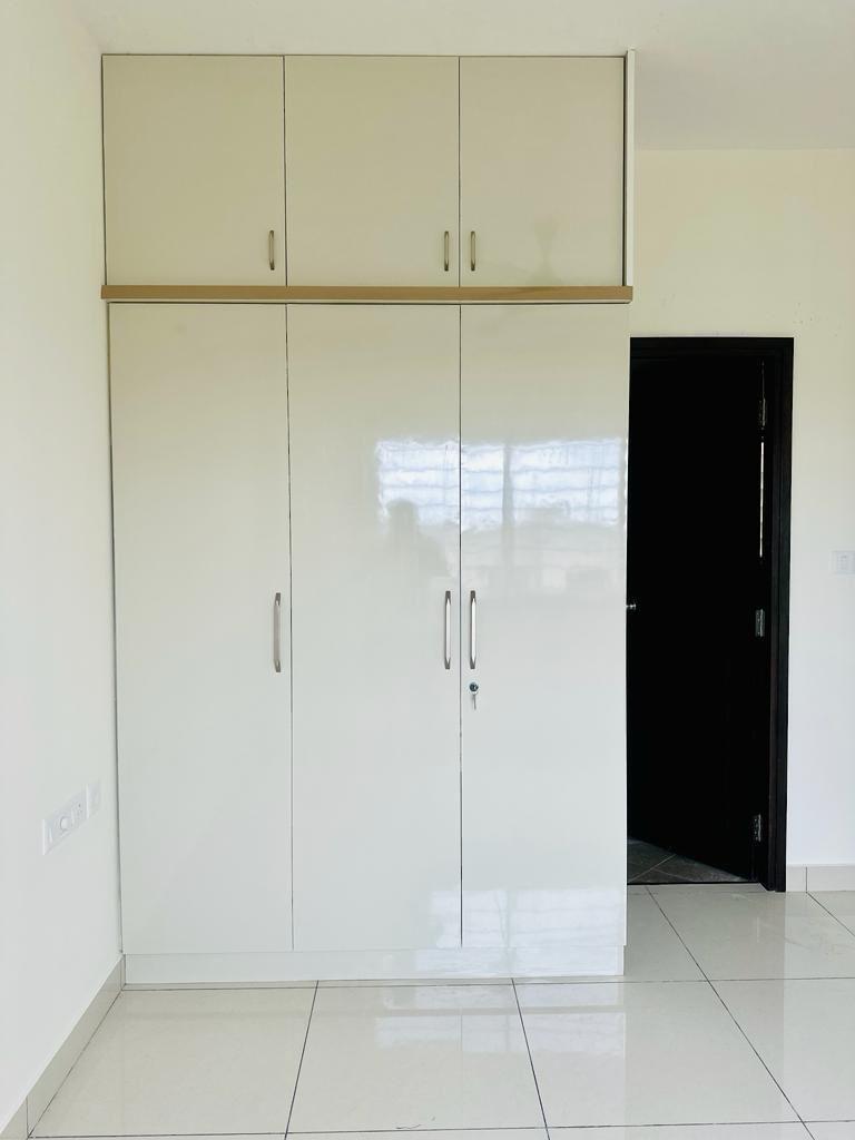 2 BHK Penthouse - Gated Society 7